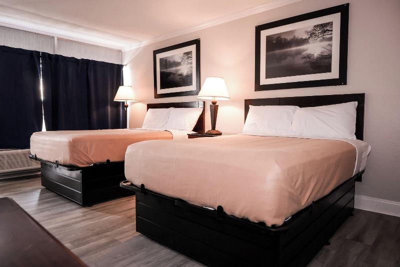 Riverside Inn Suites By Oyo Danville Ceaser Casino image