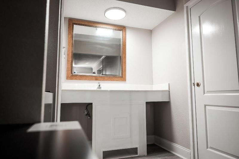 Riverside Inn Suites By Oyo Danville Ceaser Casino image