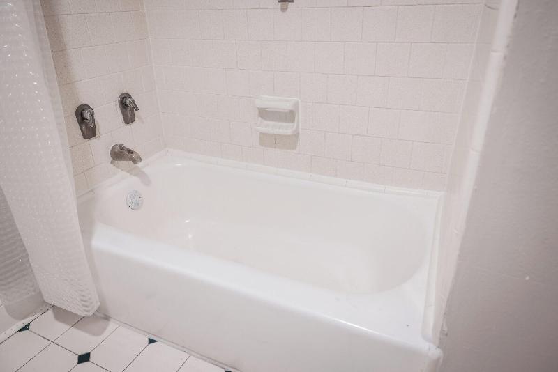 Riverside Inn Suites By Oyo Danville Ceaser Casino image