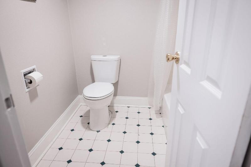 Riverside Inn Suites By Oyo Danville Ceaser Casino image