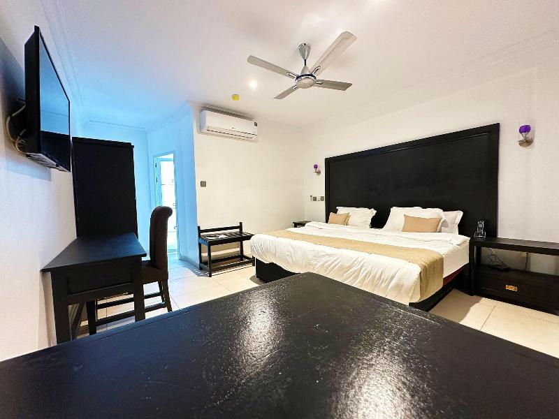 Fanco Hotel image