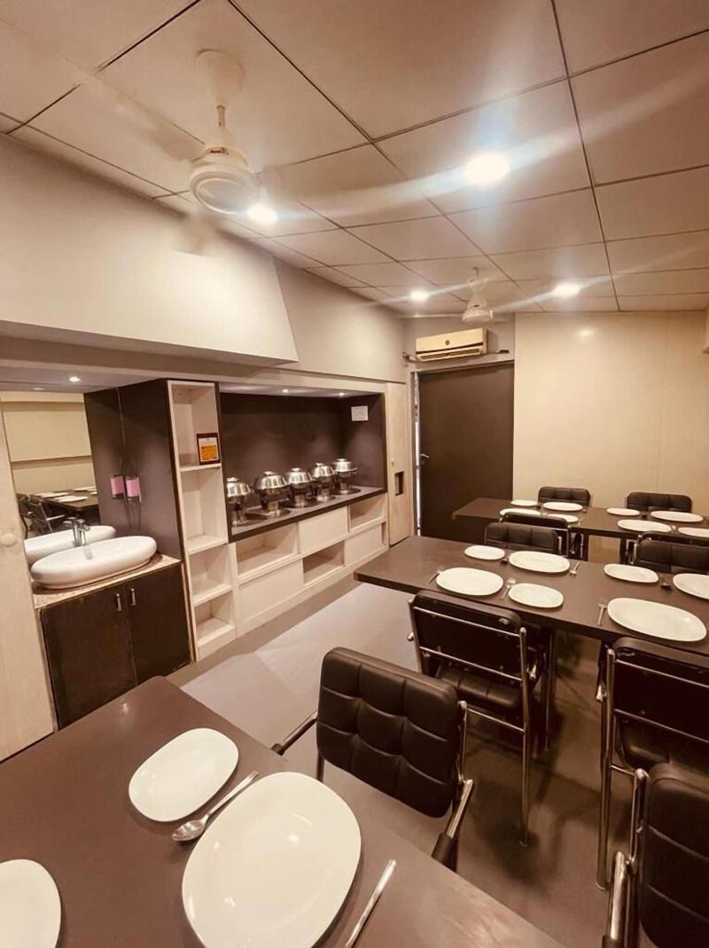 Tim Service Apartment Malad East image