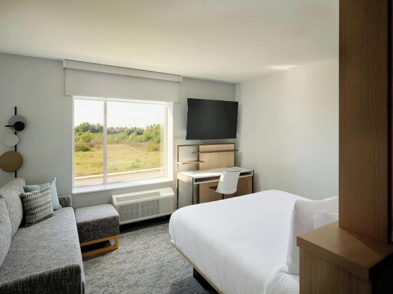 Towneplace Suites By Marriott Fort Myers Southeast image