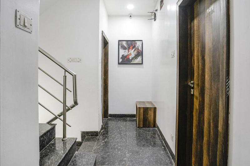 Fabhotel Sai Plaza Executive image