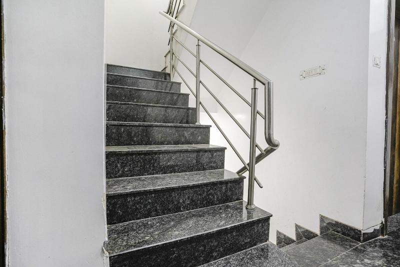 Fabhotel Sai Plaza Executive image