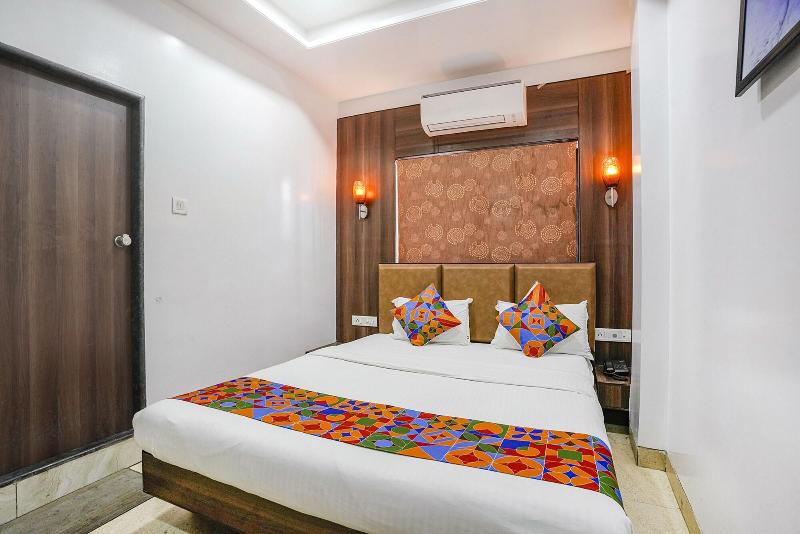 Fabhotel Sai Plaza Executive image
