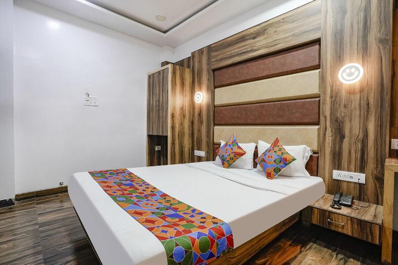 Fabhotel Sai Plaza Executive image