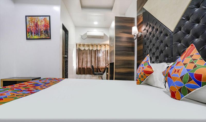Fabhotel Sai Plaza Executive image