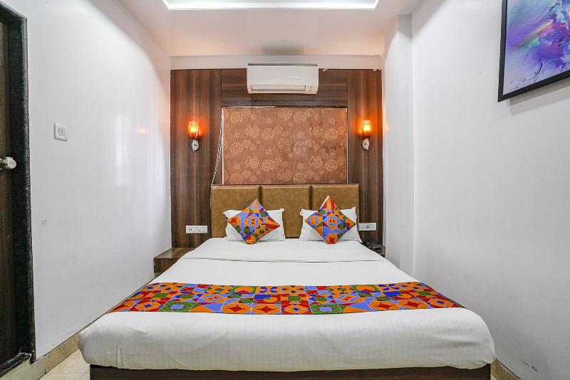 Fabhotel Sai Plaza Executive image