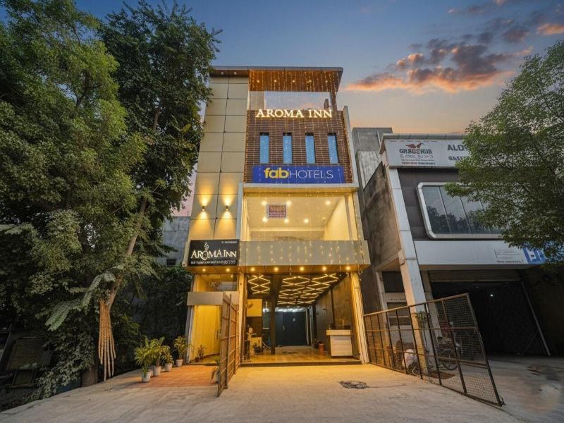Fabhotel Aroma Inn image