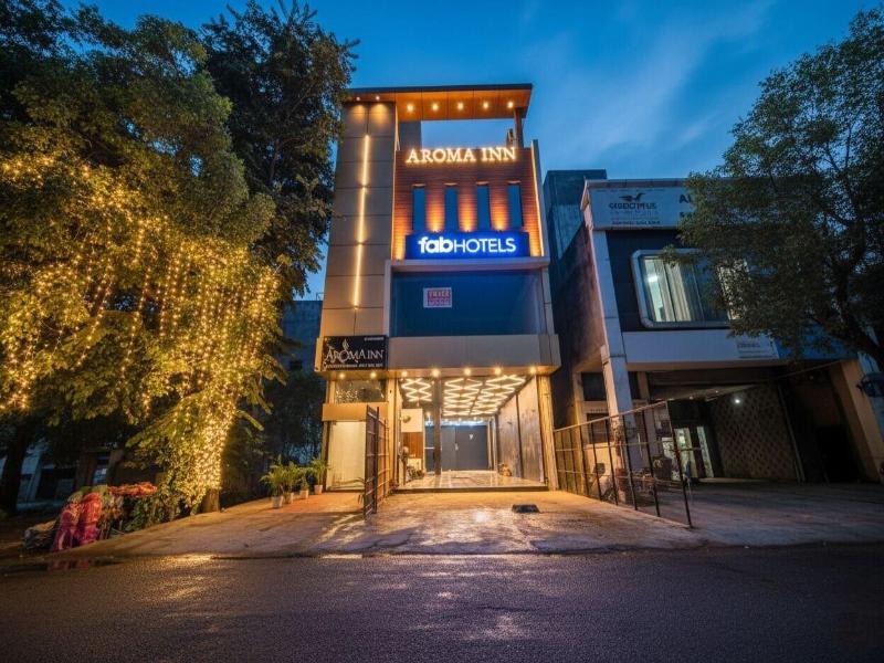 Fabhotel Aroma Inn image