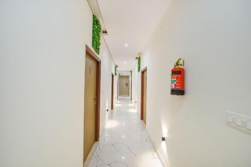 Fabhotel Aroma Inn image
