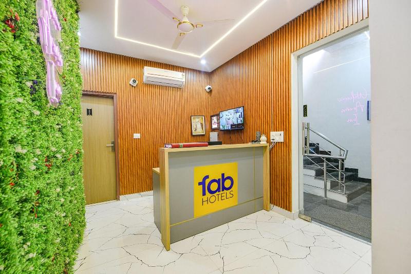 Fabhotel Aroma Inn image