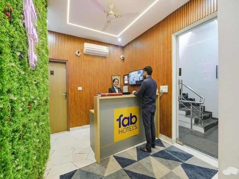 Fabhotel Aroma Inn image