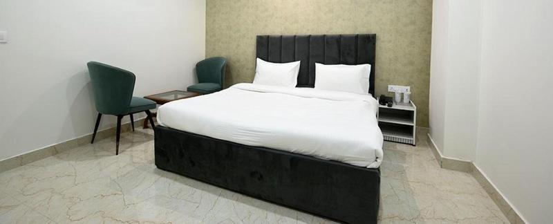 Fabhotel Aroma Inn image
