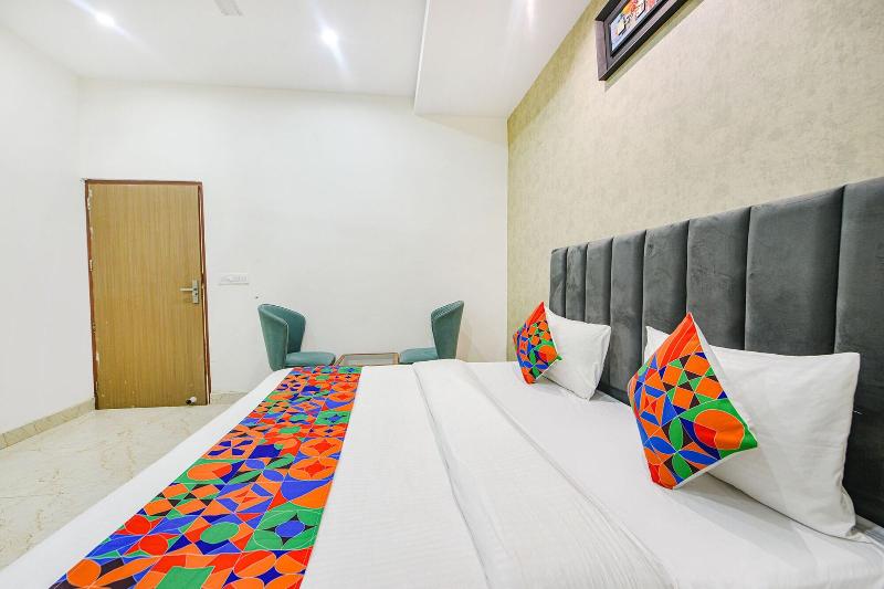 Fabhotel Aroma Inn image