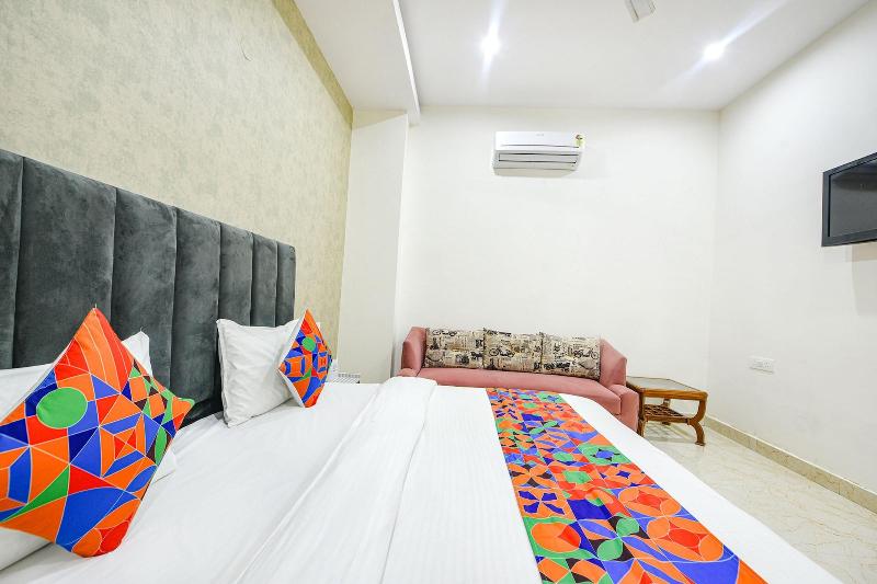 Fabhotel Aroma Inn image