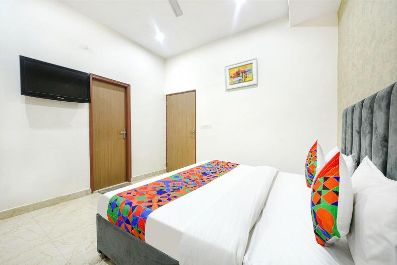 Fabhotel Aroma Inn image