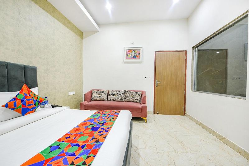 Fabhotel Aroma Inn image