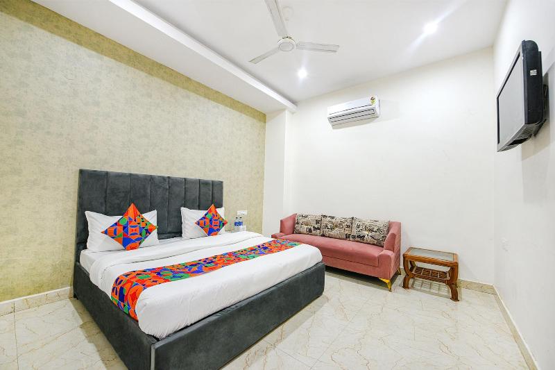 Fabhotel Aroma Inn image