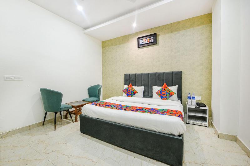 Fabhotel Aroma Inn image