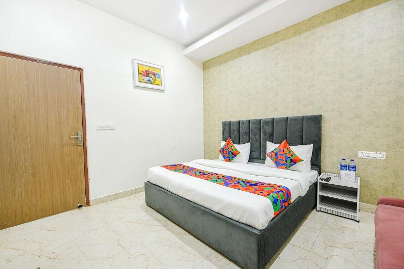 Fabhotel Aroma Inn image