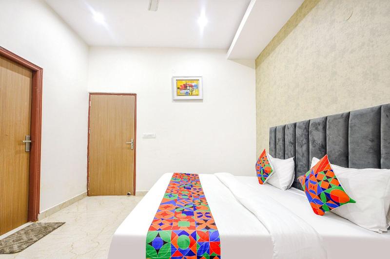 Fabhotel Aroma Inn image