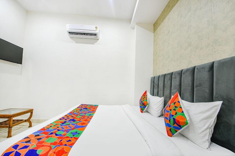 Fabhotel Aroma Inn image