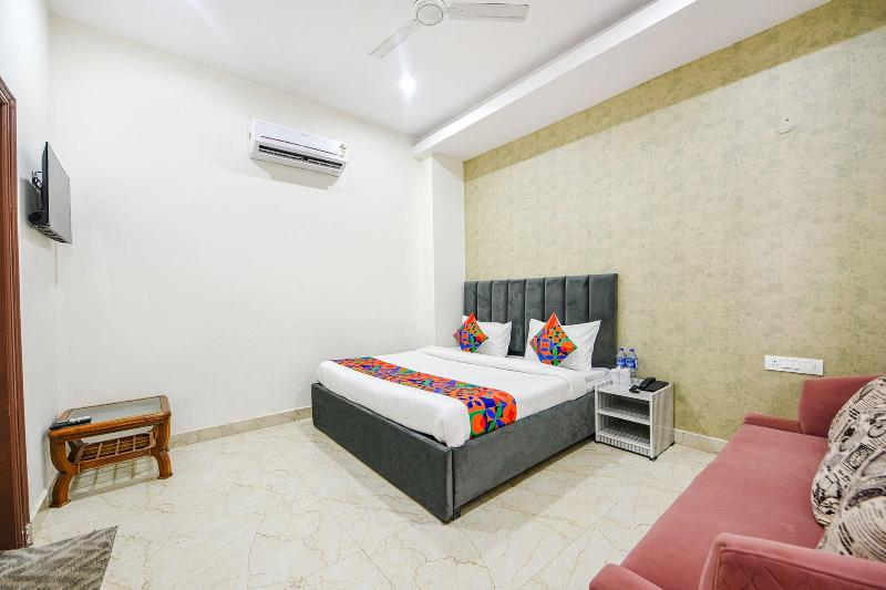 Fabhotel Aroma Inn image