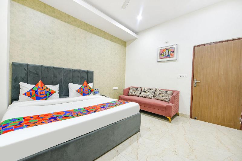 Fabhotel Aroma Inn image