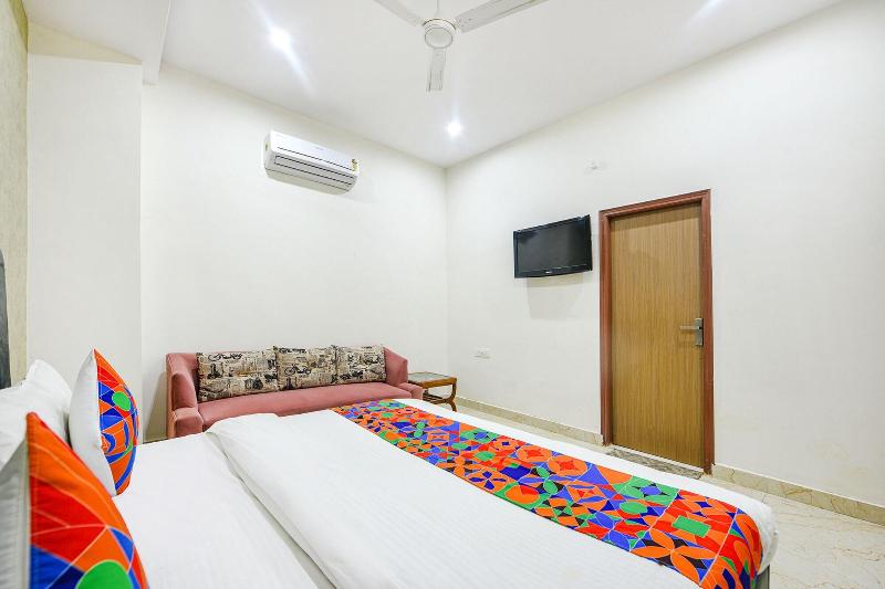 Fabhotel Aroma Inn image