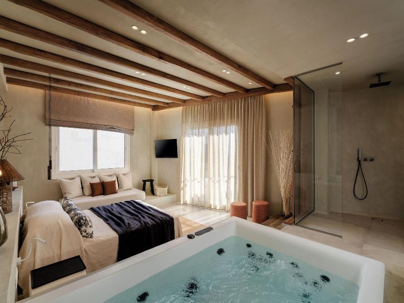 Tesoro Elegant Escapes Suites image