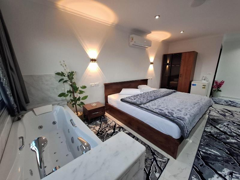 Asser Hotel Pyramids image