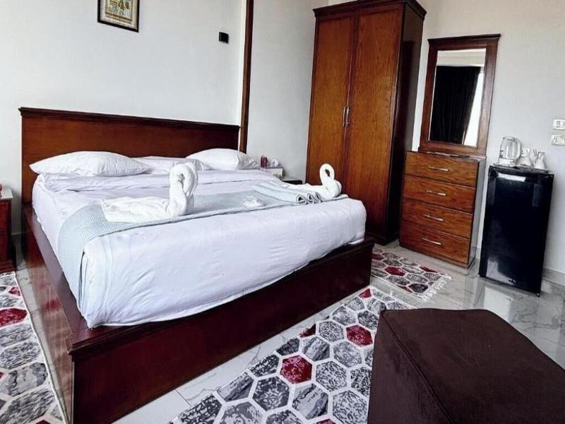 Asser Hotel Pyramids image