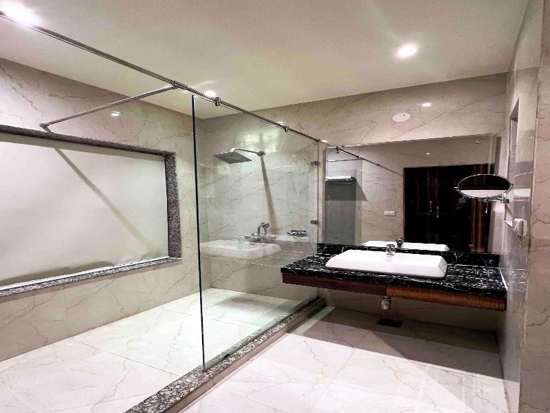 Hotel The Grand Shoba image