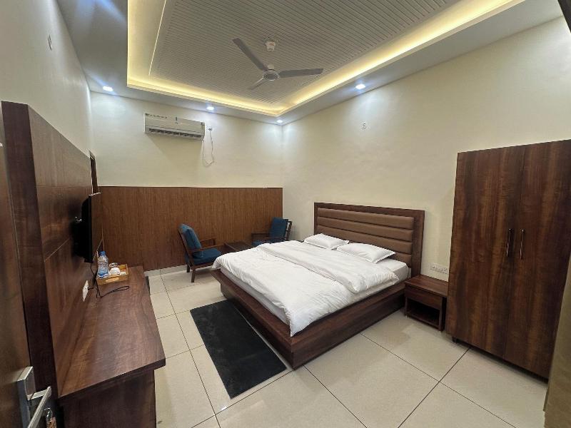 Hotel Cg International image