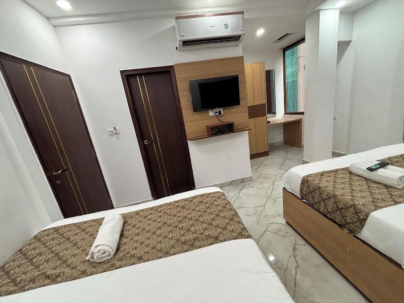 Hotel Cg International image