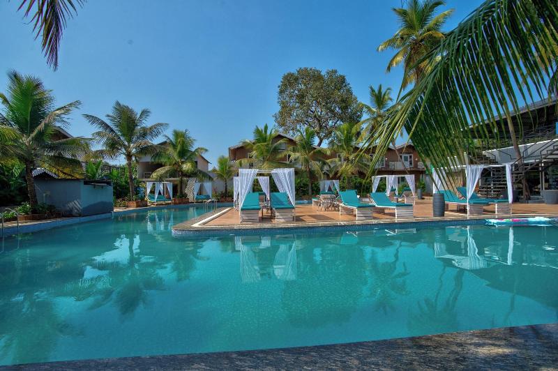 Raya Resorts image