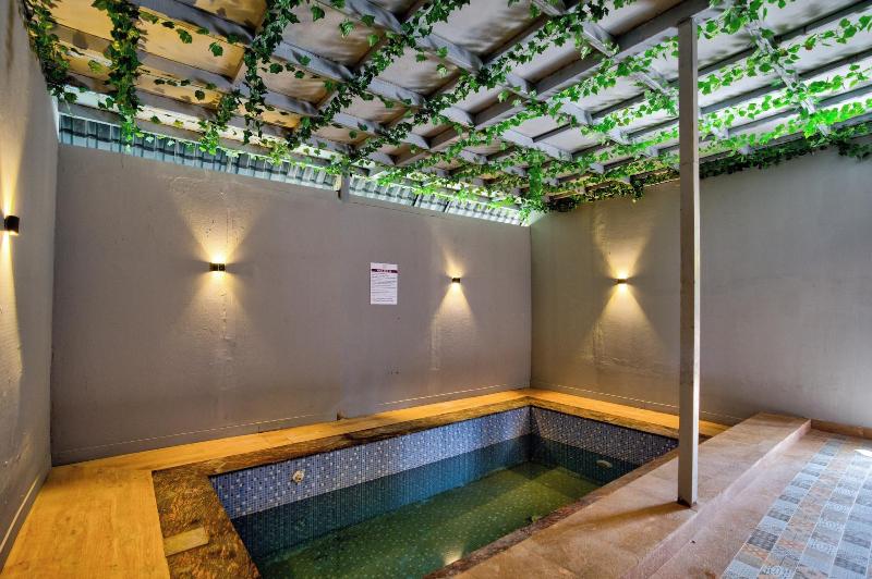 Raya Resorts image