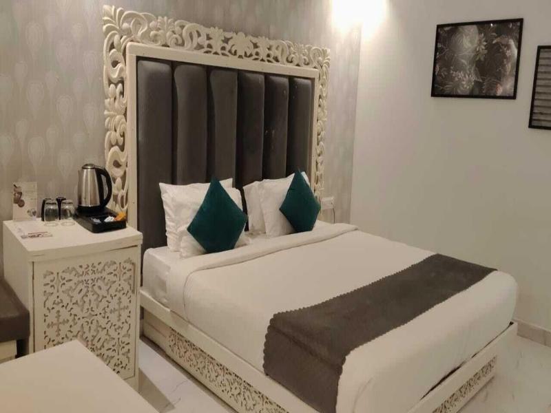 Raya Resorts image