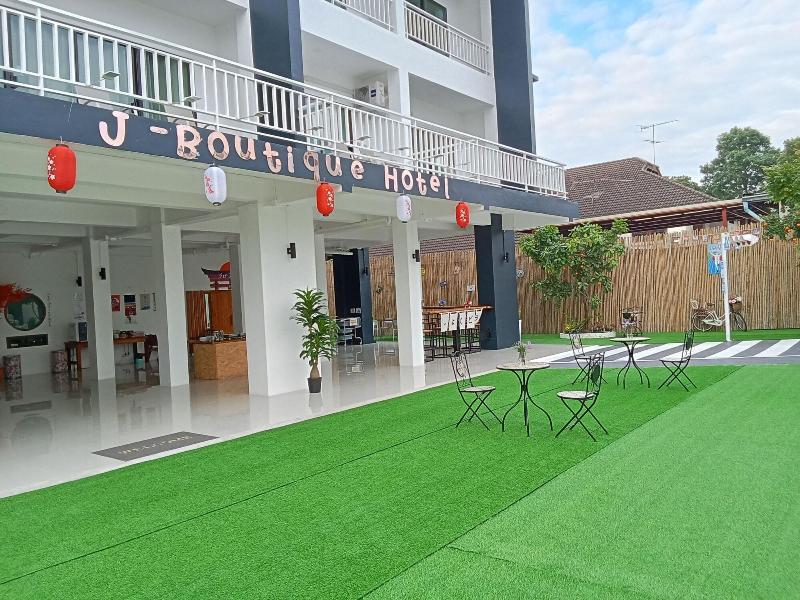 J Boutique Hotel — general view