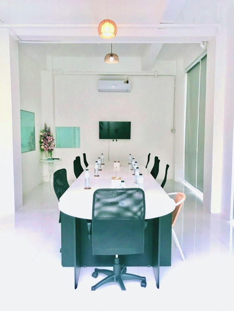 J Boutique Hotel image