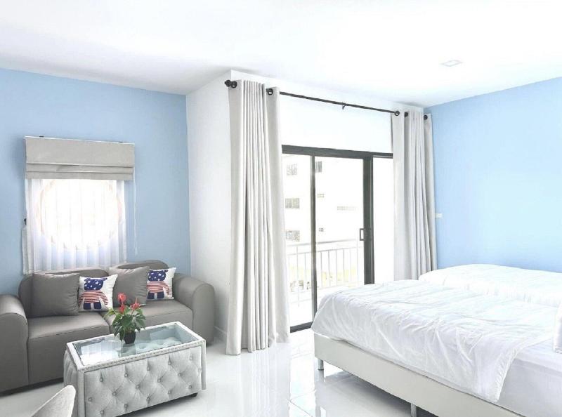 J Boutique Hotel image