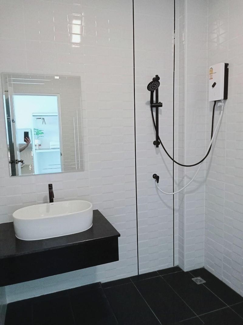 J Boutique Hotel image