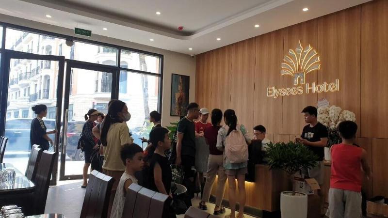 Elysees Hotel image