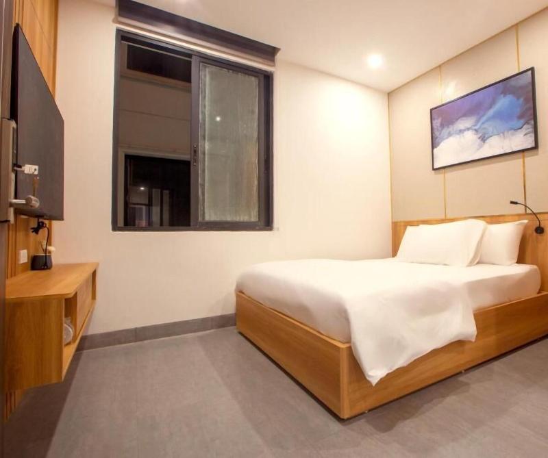Elysees Hotel image