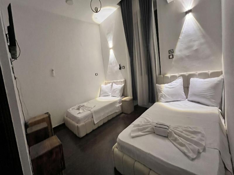 Sol Pyramid Inn image