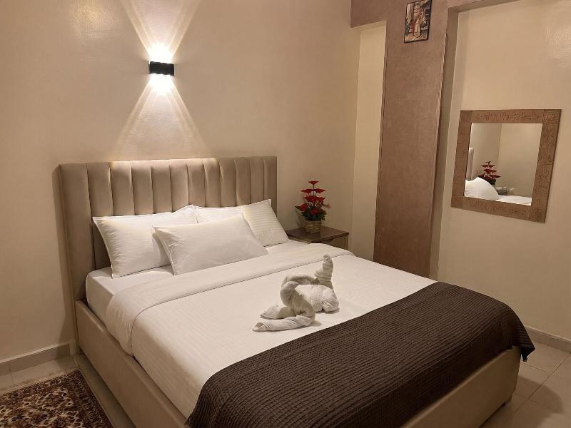 Sol Pyramid Inn image
