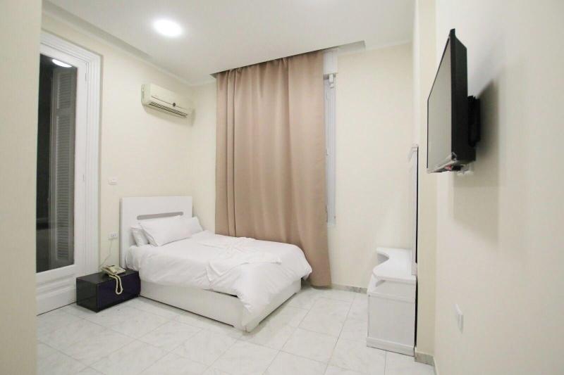 Cairo Crown Hotel image