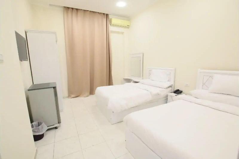 Cairo Crown Hotel image